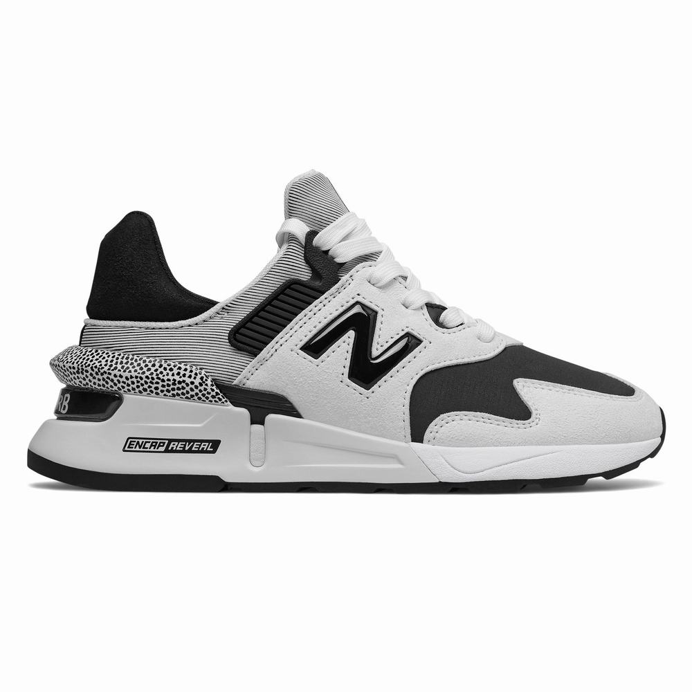 New balance pretas e hot sale brancas